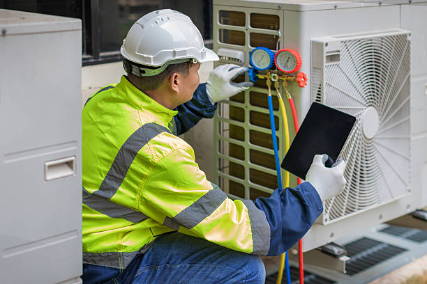 Professional Hvac technician working in Cardington, OH